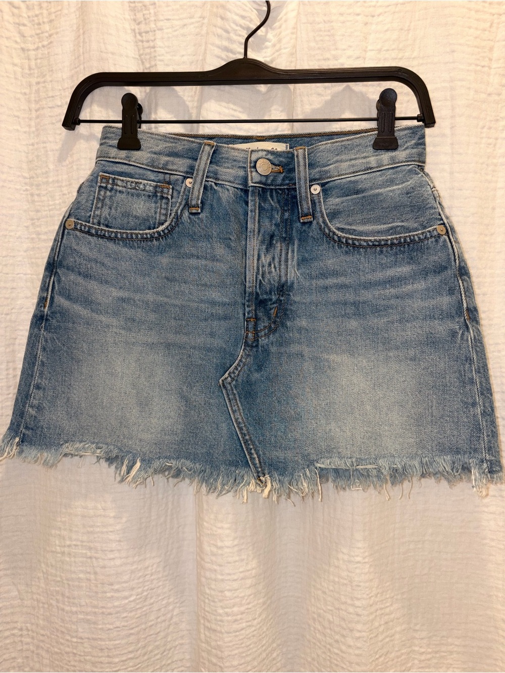 ✨ Madewell High-Rise Rigid Denim Mini Skirt - Raw Frayed Hem 💙